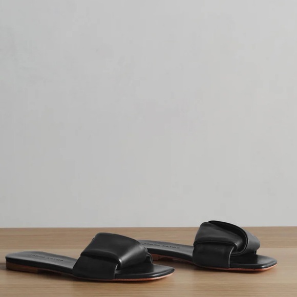 Jenni Kayne Dani Slide Black Leather Sandals Size 38. With box. Like New. - Picture 4 of 7